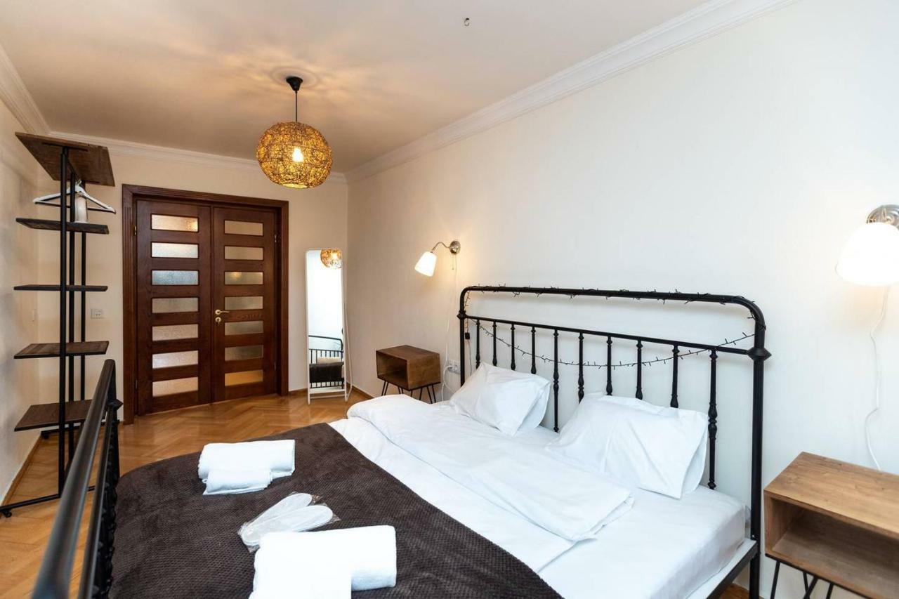 Wehost Cosy Apartment ティビリシ エクステリア 写真